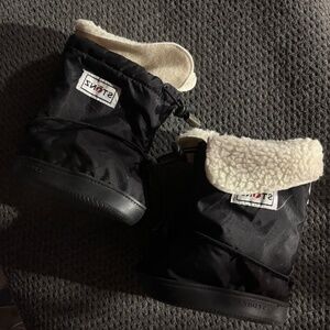 Black STONZ booties - L
